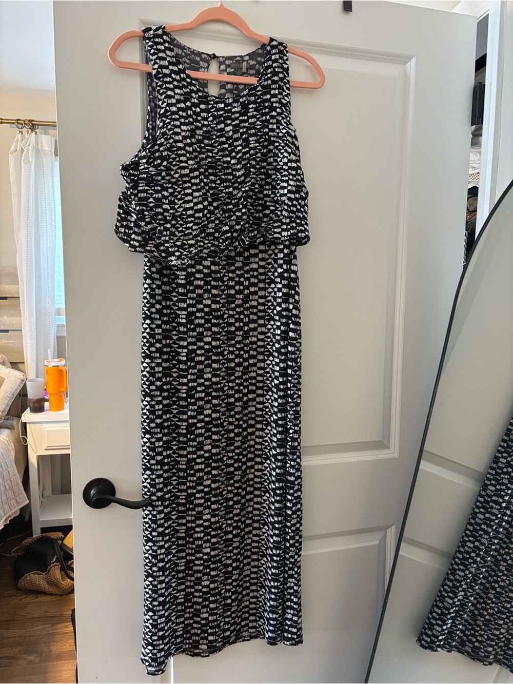 Vince Camuto Black and White Printed Maxi Dress with overlay top size large.